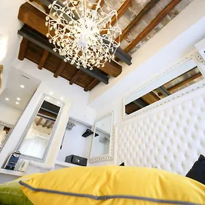 Domus Spagna Frattina Guest house Rome