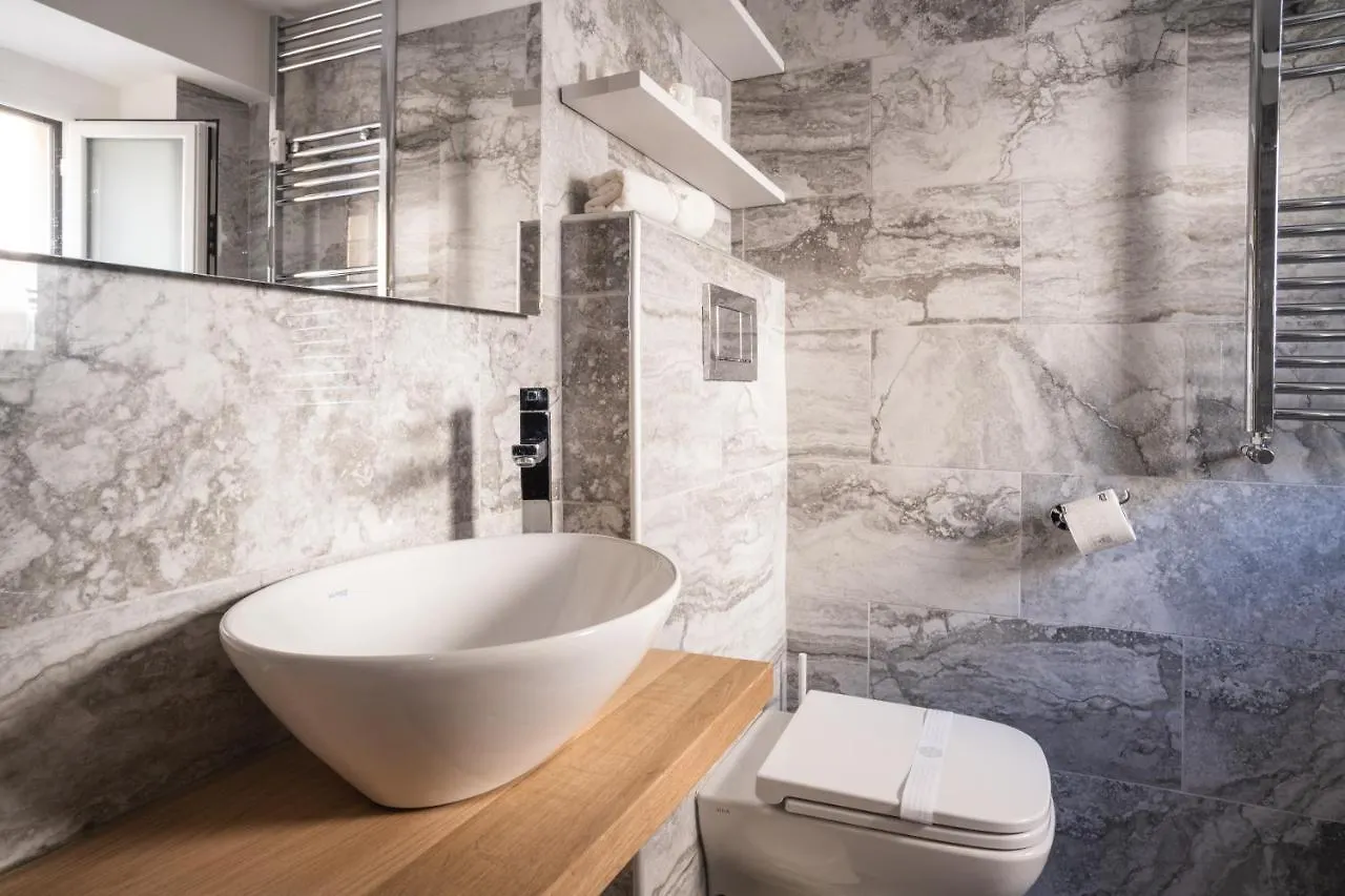 Corvetto Rooms Janov 0*,