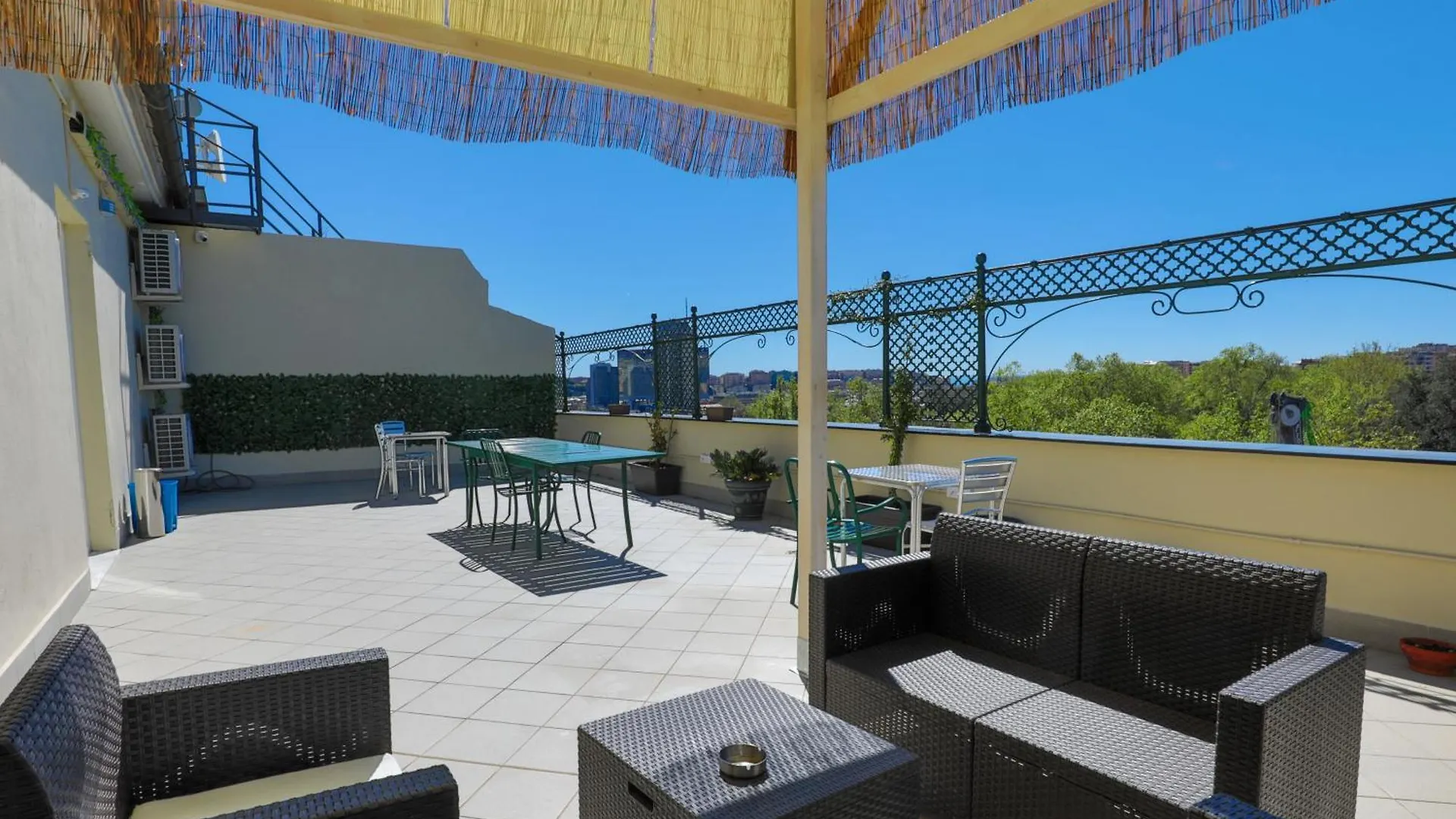 Corvetto Rooms Janov Penzion